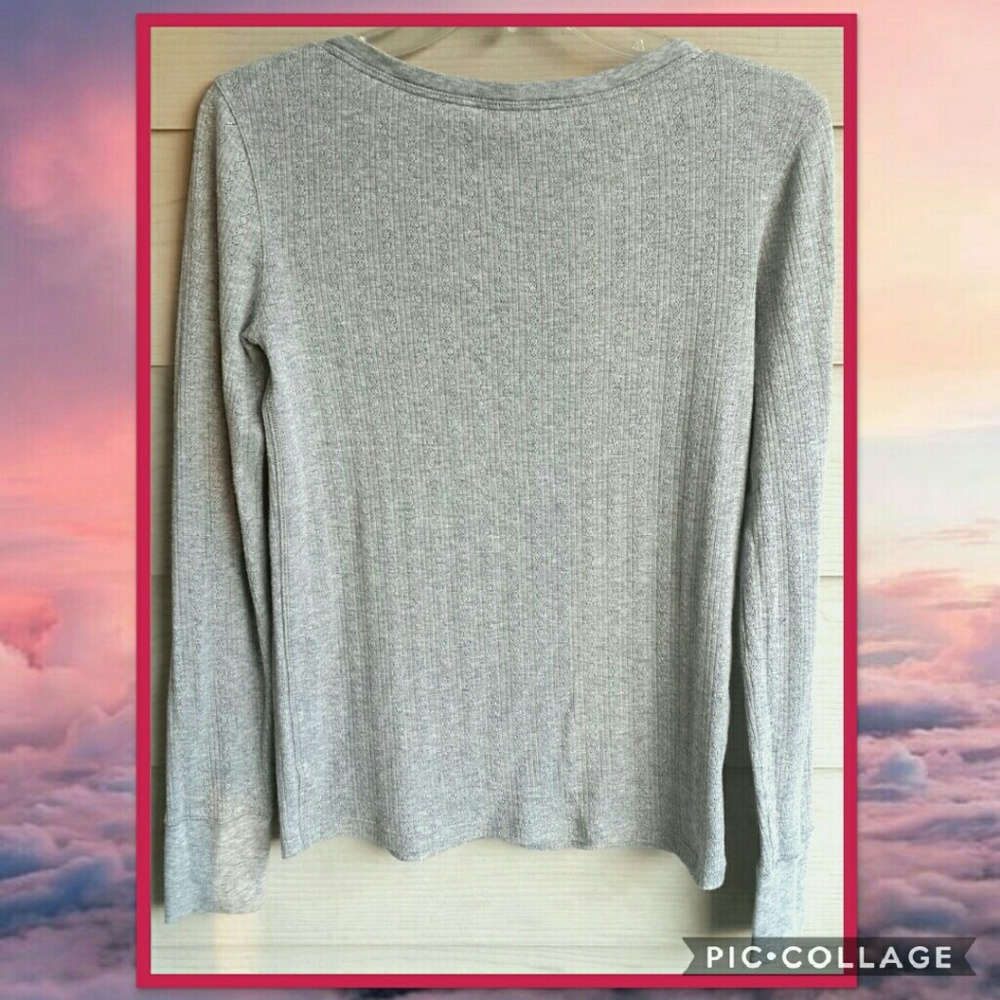 Victoria's Secret Heather Grey Metallic Knit Long-sleeve Layering Henley Top - Picture 13 of 13